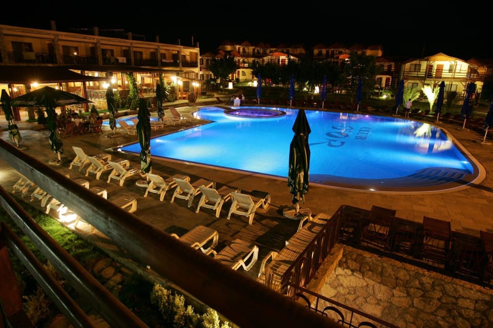 Swimming pool