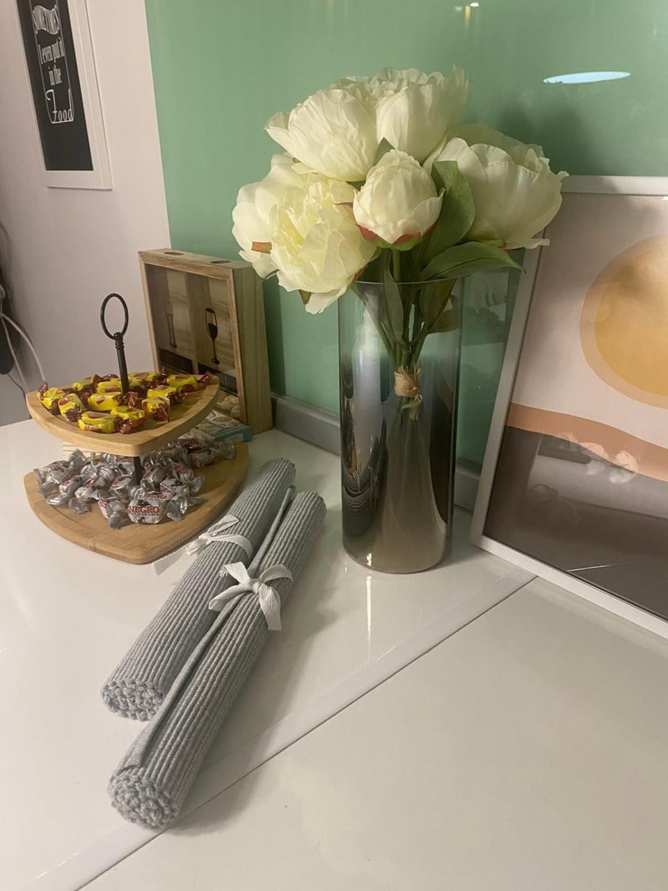 Kitchen or kitchenette, Food and drinks
