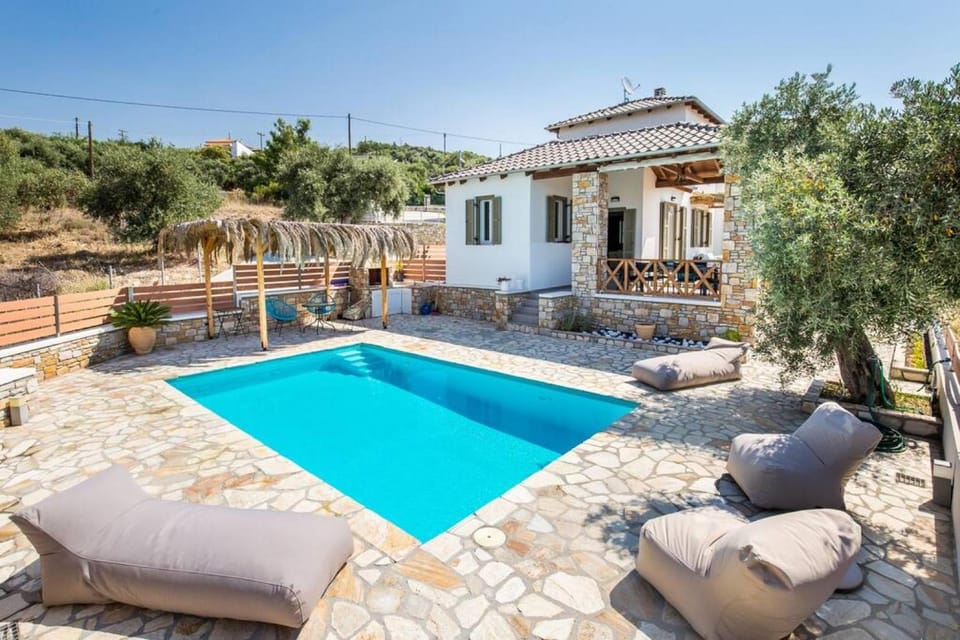 Property building, Pool view, Swimming pool