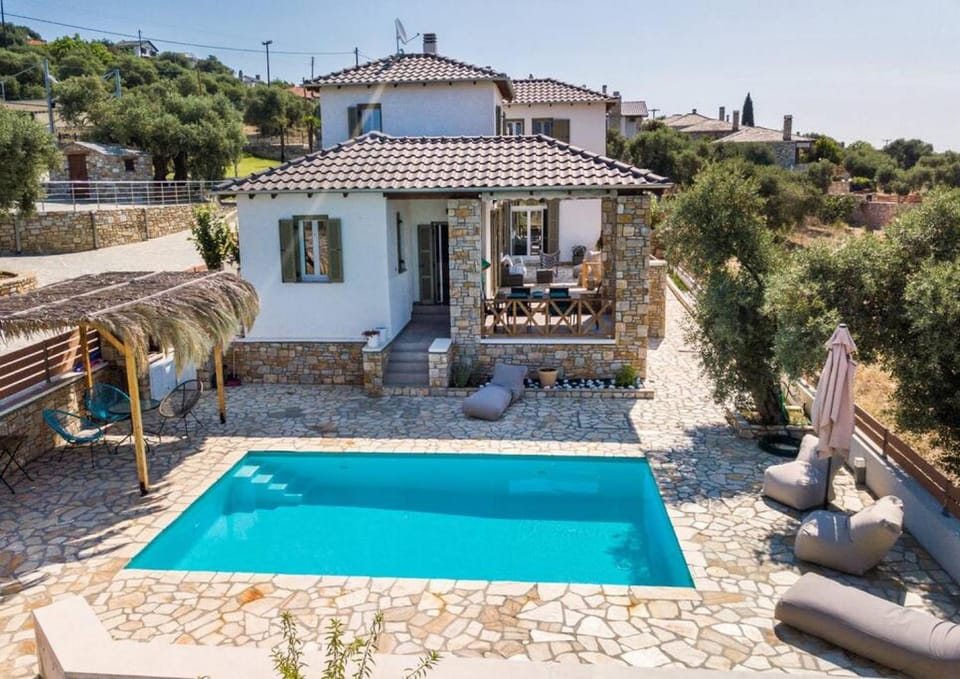 Property building, Natural landscape, Garden view, Pool view, Swimming pool