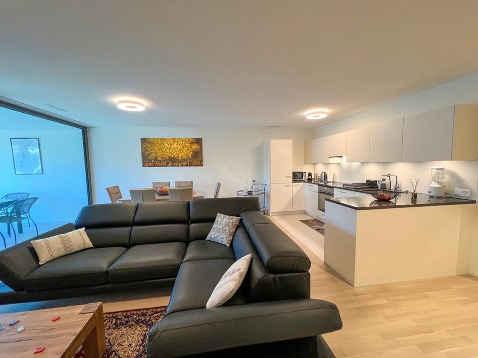 Lavish 4.5 rooms furnished apartment @Glattbrugg Apartment in Zurich City