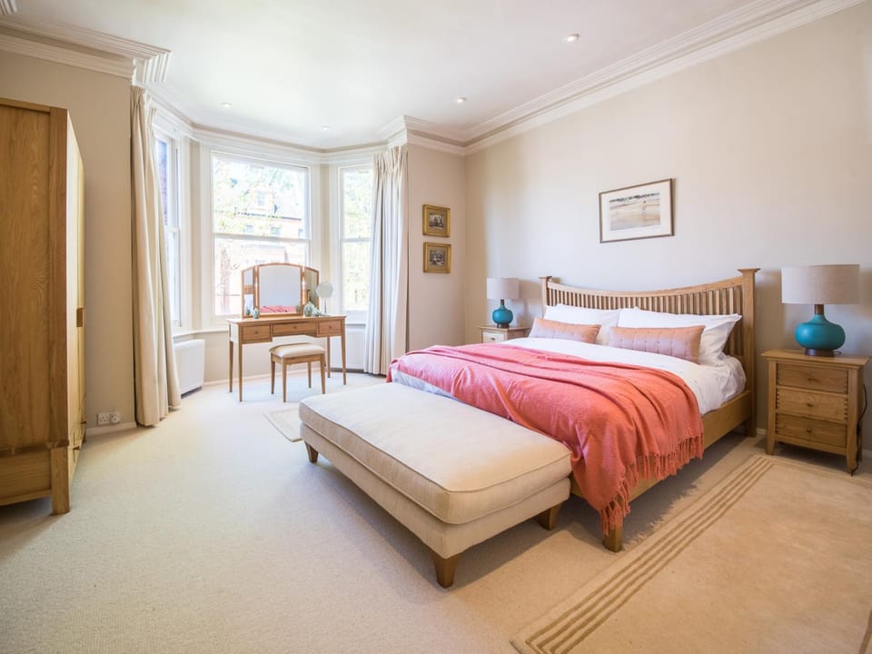 Homely 2 Bedroom Victorian Apartment in Hampstead Apartment in London Borough of Camden