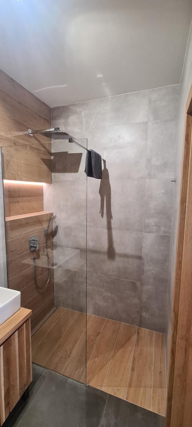 Shower, Bathroom, towels
