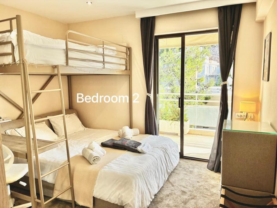 Villasonboard 3 Bed Penthouse Veranda Beach view jacuzzi Vouliagmeni Riviera Apartment in Vouliagmeni