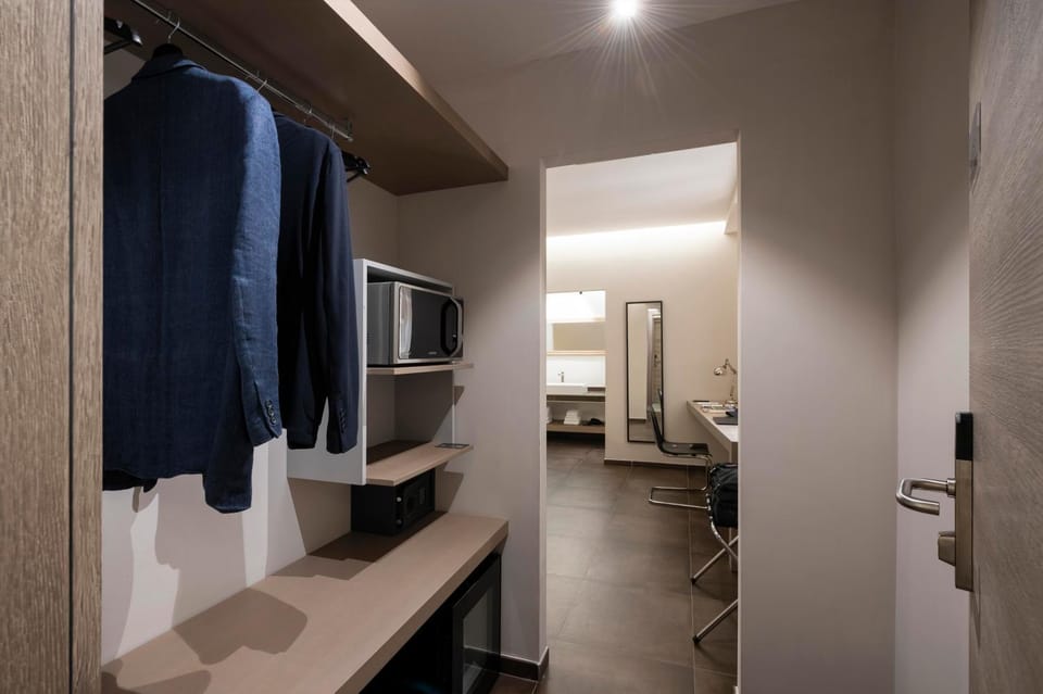 Photo of the whole room, wardrobe