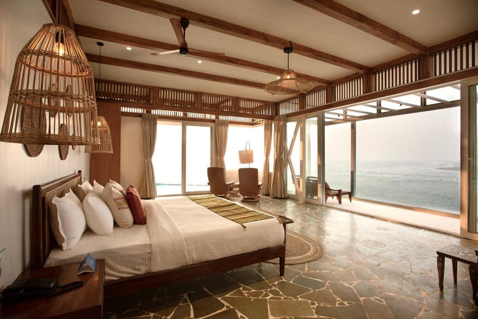 Photo of the whole room, Bedroom, Sea view