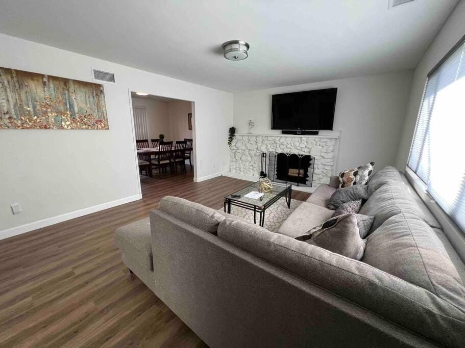 Communal lounge/ TV room, TV and multimedia, Evening entertainment