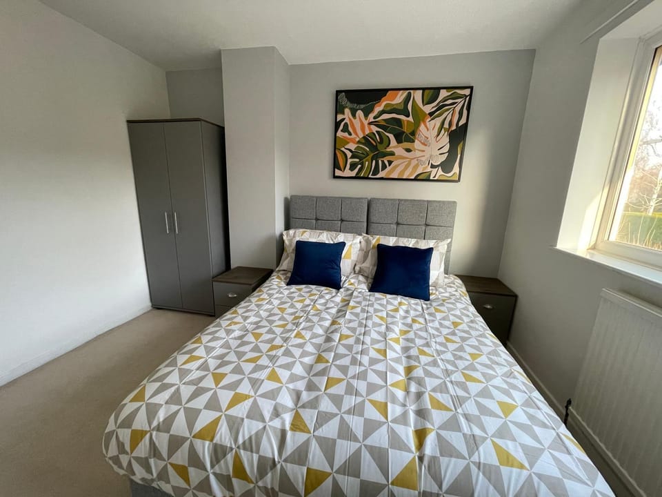 Bed, Photo of the whole room, Bedroom, wardrobe