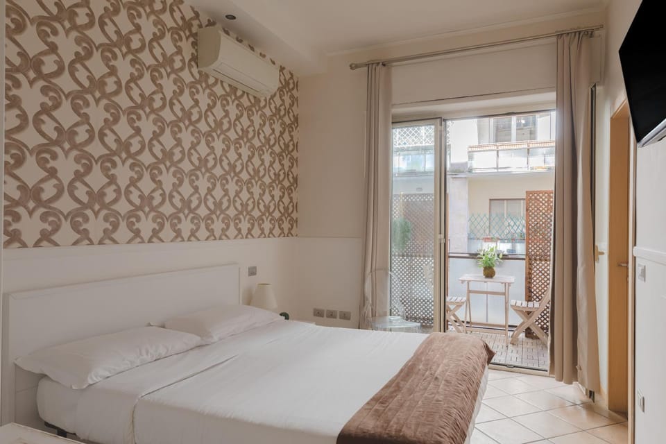 Bed, View (from property/room), Balcony/Terrace, Bedroom