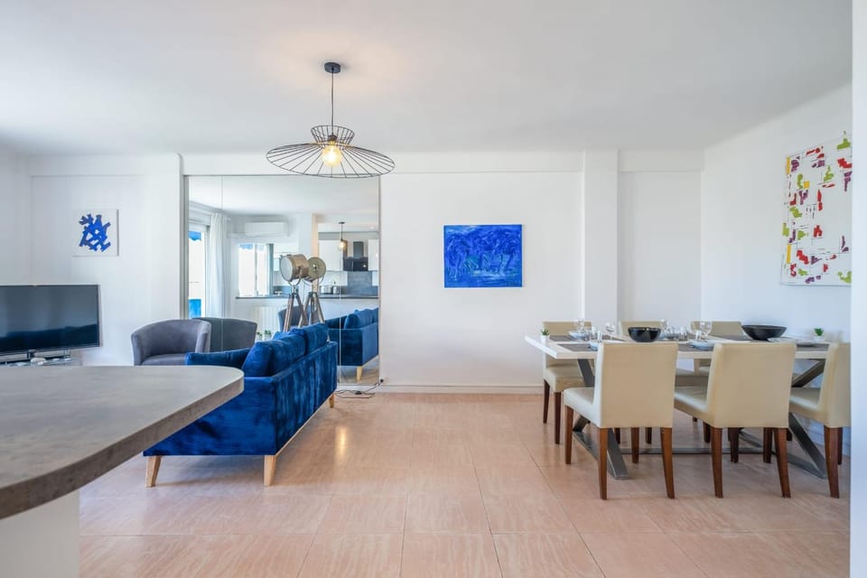 2Br Apartment 100m from Beaches Terrace & Parking Apartment in Cannes
