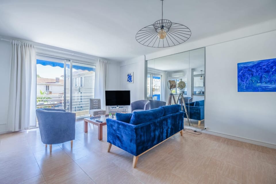 2Br Apartment 100m from Beaches Terrace & Parking Apartment in Cannes