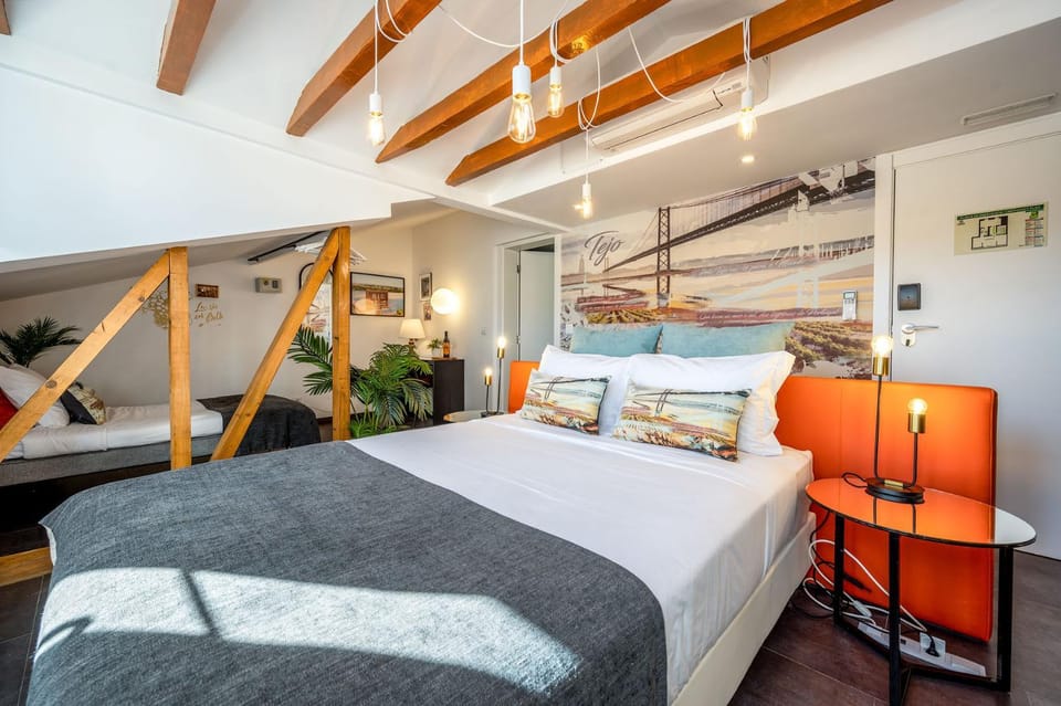 Photo of the whole room, Bedroom