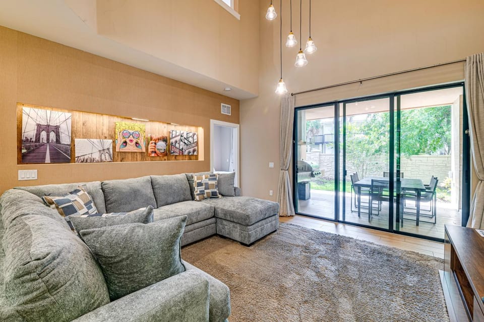 Magic Villas Townhome ~ 5 Mi to Disney Parks! House in Bay Lake