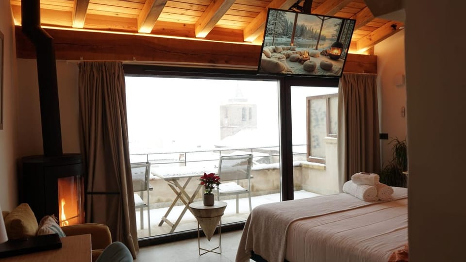 Bed, Bedroom, Mountain view, fireplace