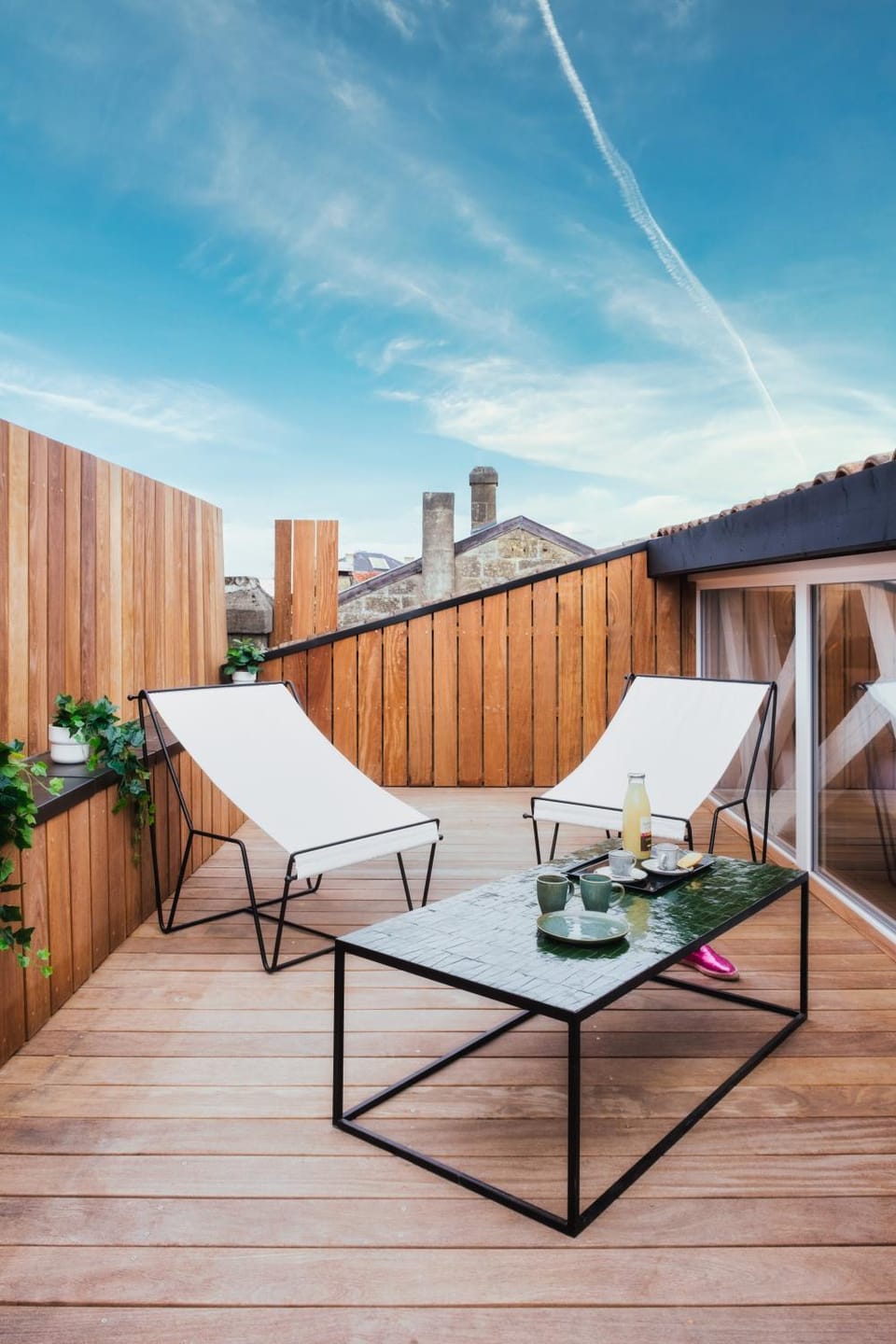 Balcony/Terrace, Food and drinks