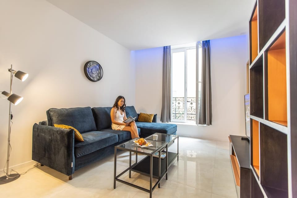 Communal lounge/ TV room, Living room, Seating area