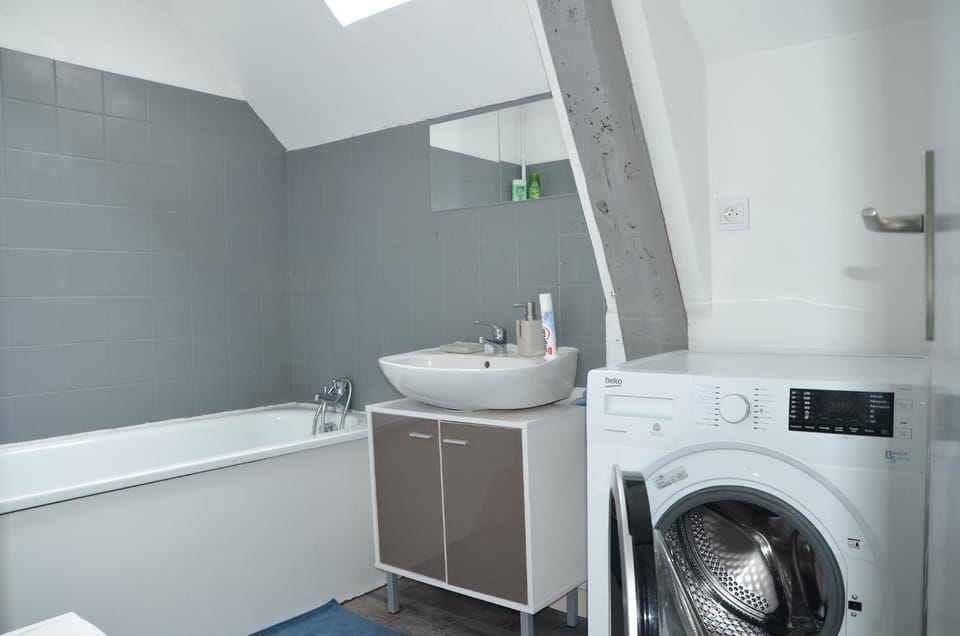 Bathroom, Bath, heating, washing machine, dryer