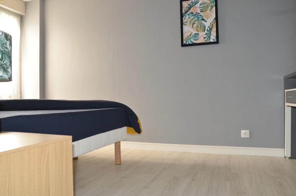 Bed, Business facilities, Bedroom