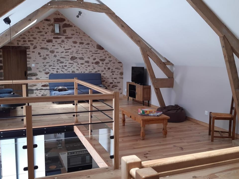 Longère rénovée avec charme, 5 chambres, grand jardin, proche du village, idéale pour 15 pers. - FR-1-410-355 House in Pays de la Loire
