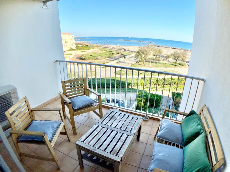Patio, Day, Natural landscape, View (from property/room), Balcony/Terrace, Sea view