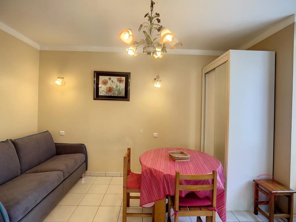 Studio confortable avec WiFi et animaux acceptés, proche de Lamalou-les-Bains - FR-1-451-153 Apartment in Occitanie