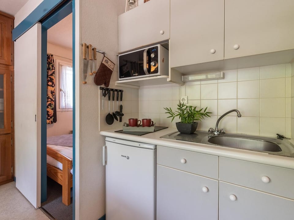 Appartement ensoleillé pour 4 avec balcon, parking et proche télécabine à Saint-Lary Village - FR-1-296-380 Cabin in Saint-Lary-Soulan