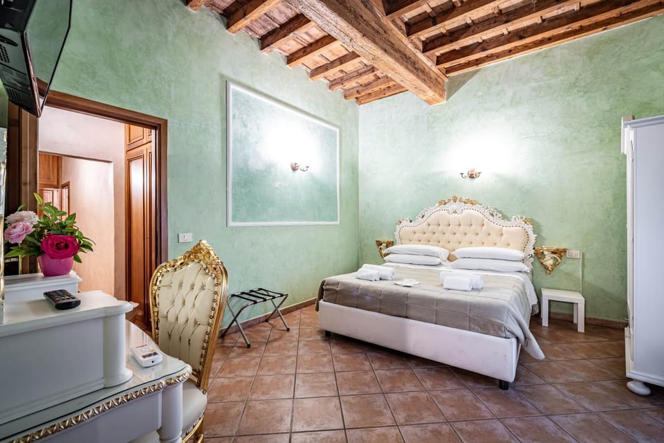 Bed, TV and multimedia, Photo of the whole room, towels, air conditioner
