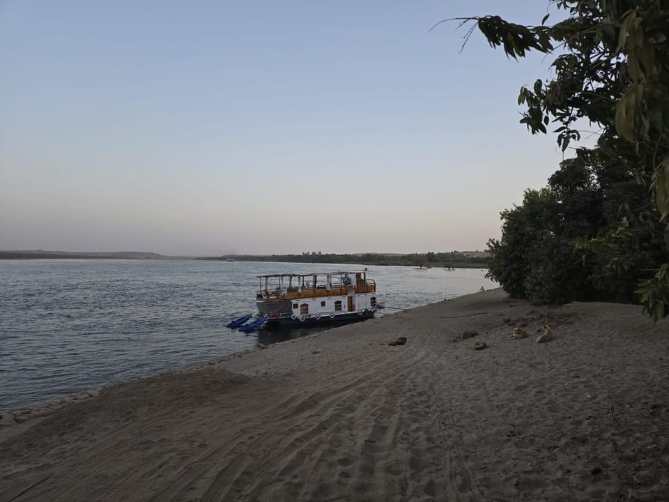 Houseboat Hotel and Nile Cruises Zainoba Docked boat in Red Sea Governorate