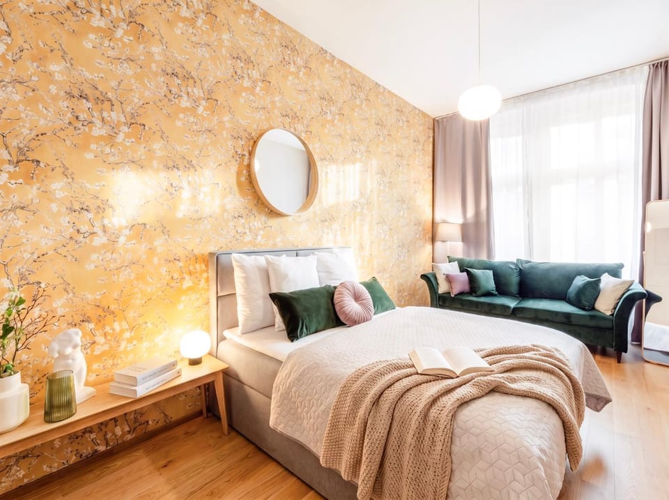 Bed, Seating area, Bedroom