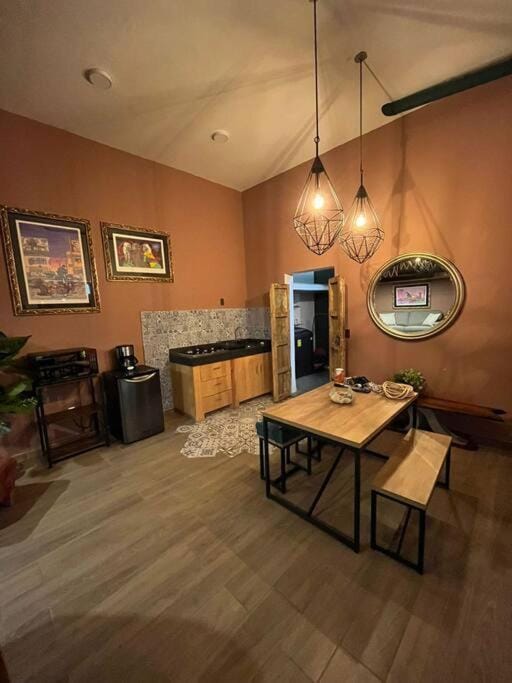 “Encantador Loft” - en el corazón de San Pedro Apartment in Tlaquepaque