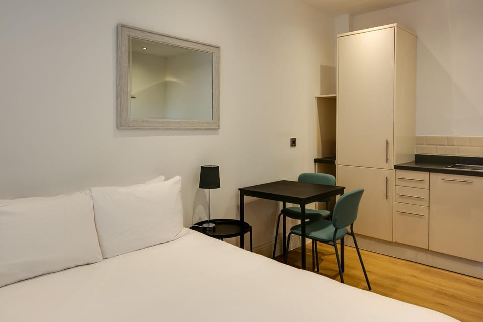 Bed, Kitchen or kitchenette