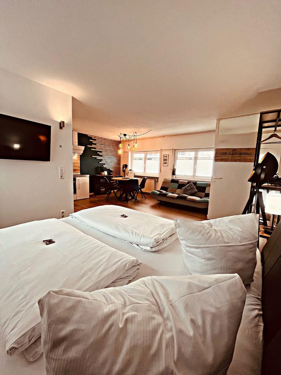 TV and multimedia, Living room, Dining area, Bedroom