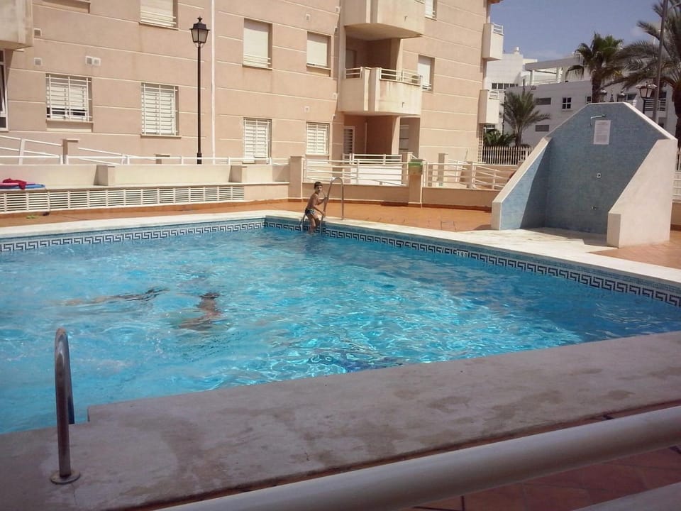 Swimming pool, Swimming pool