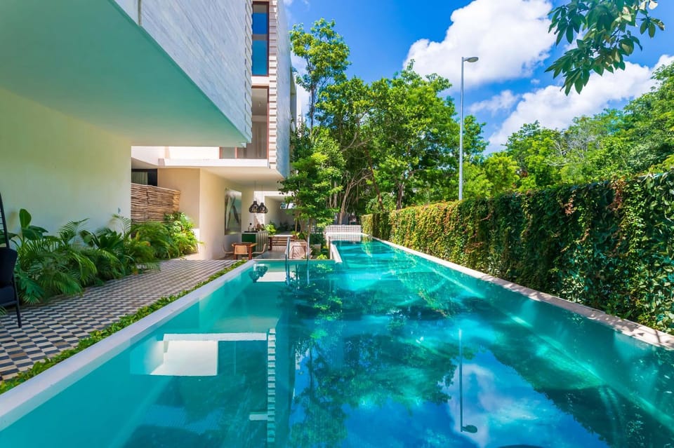 Swimming pool