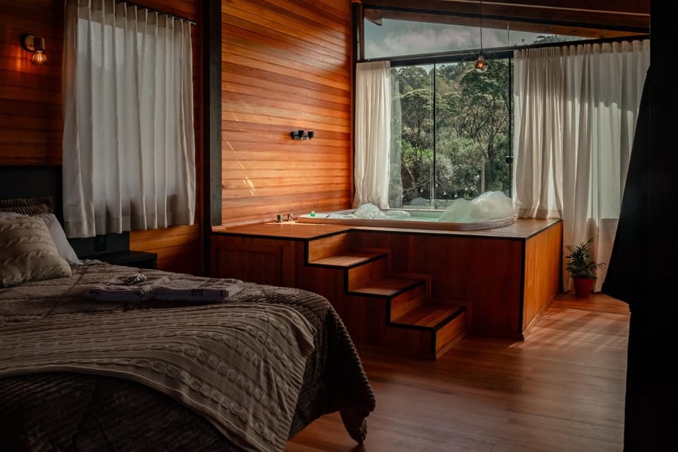 Bed, Natural landscape, Hot Tub, Photo of the whole room, Bedroom
