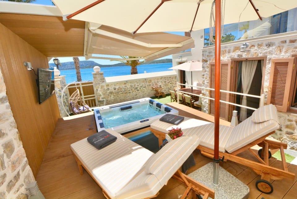 Hot Tub, View (from property/room), Seating area, Sea view, sunbed