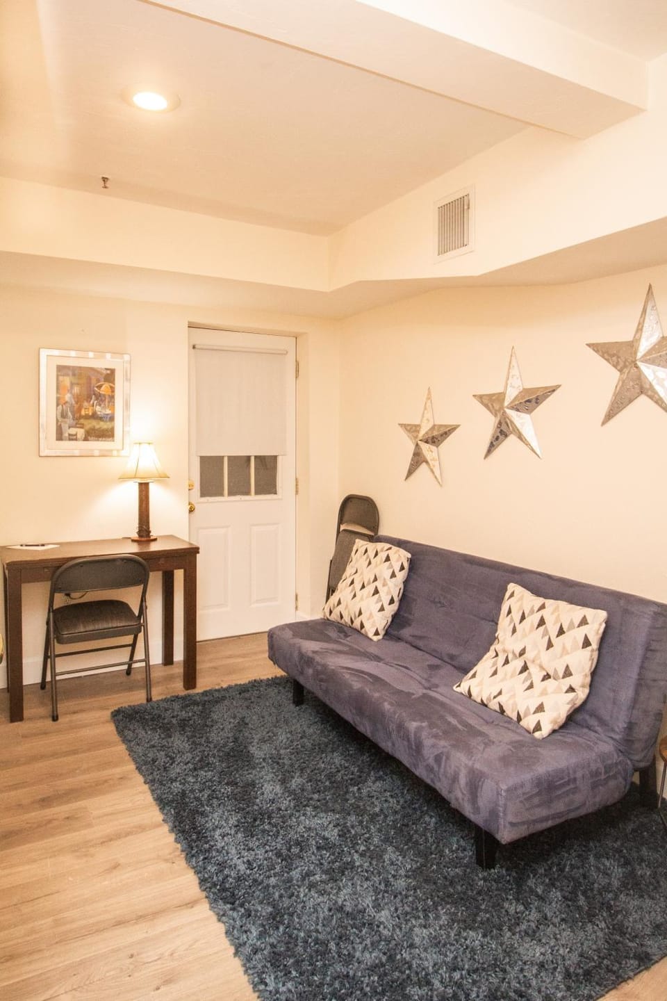 Multi-Level Townhouse, Harvard, MIT, Red line Apartment in Cambridgeport