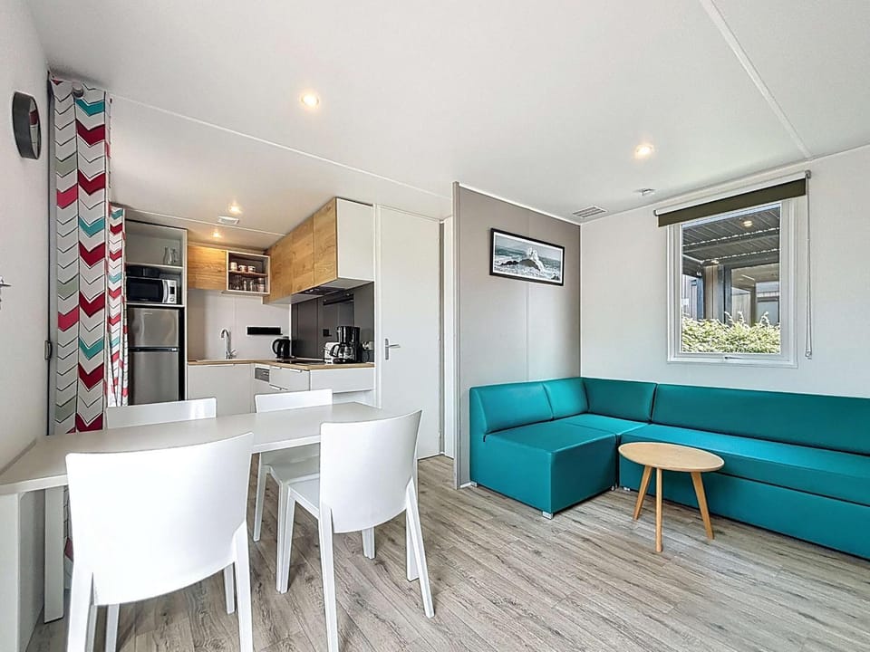 Mobil-home Grand Confort 4 pers, 2 chambres, 1 sdb, clim, terrasse & parking, à 200m de la plage - FR-1-361A-2 House in Jullouville