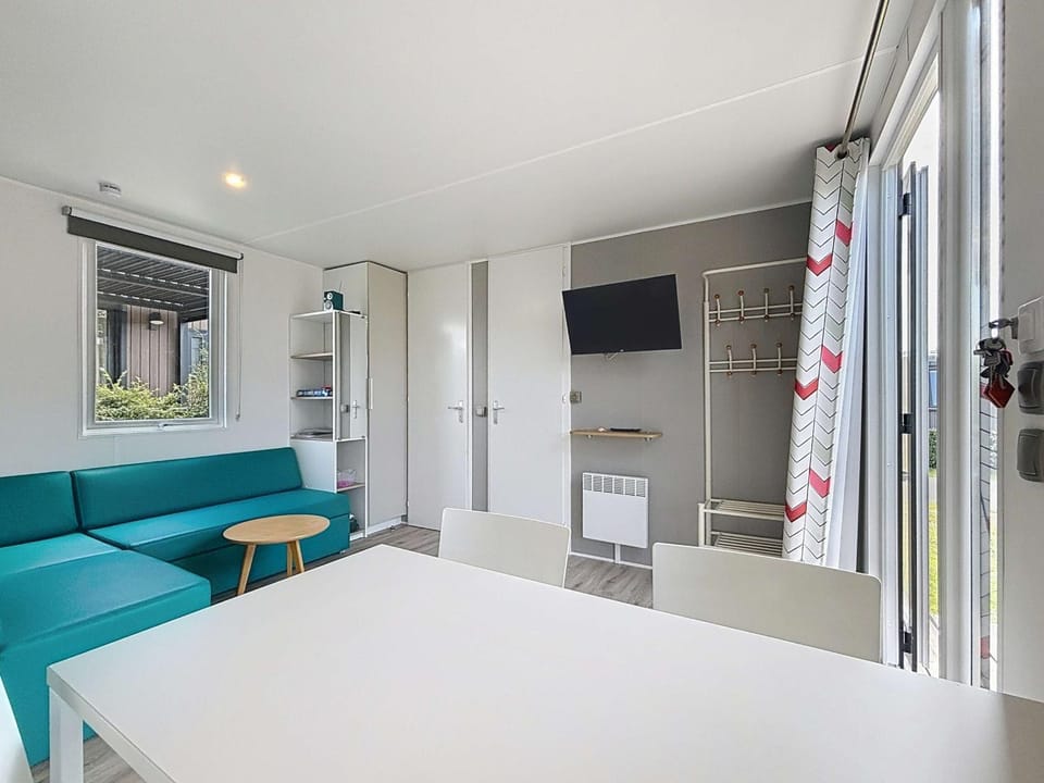 Mobil-home Grand Confort 4 pers, 2 chambres, 1 sdb, clim, terrasse & parking, à 200m de la plage - FR-1-361A-2 House in Jullouville