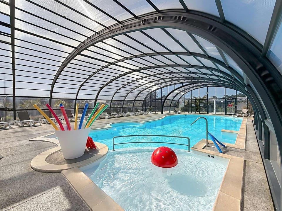 Mobil-home 6 pers, 3 chambres, piscine chauffée, plage à 200m, terrasse couverte - FR-1-361A-12 House in Jullouville