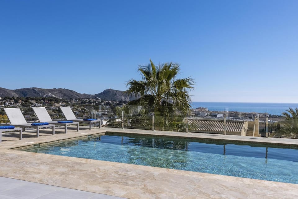 Solarium, Sea view, Swimming pool