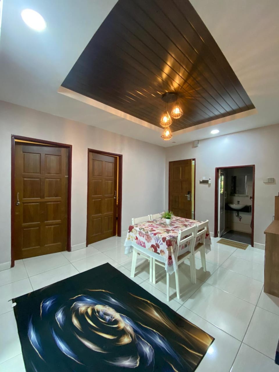 Living room, Photo of the whole room