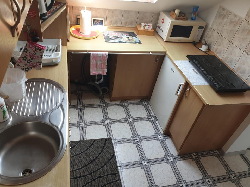 Kitchen or kitchenette, stove