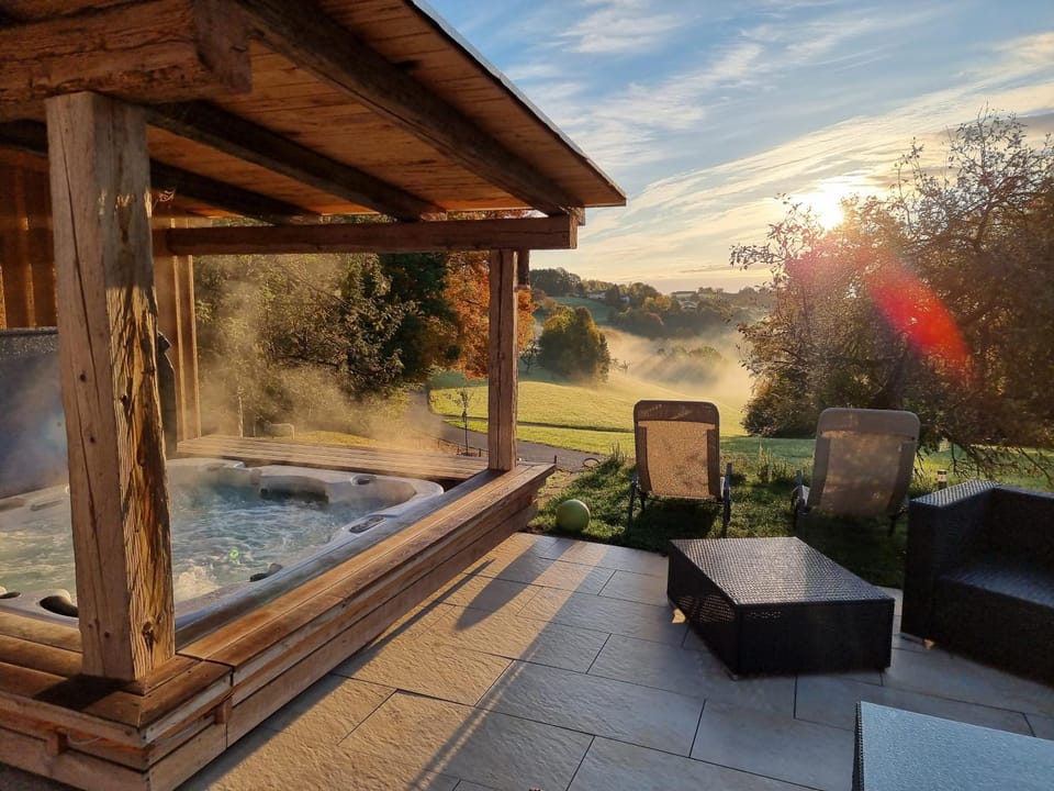 Patio, Garden, Hot Tub, Balcony/Terrace, Spa and wellness centre/facilities, Spa and wellness centre/facilities, Garden view, Pool view, Swimming pool, sunbed
