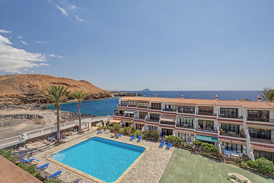 Apartment with beautiful ocean view Apartment in Costa del Silencio