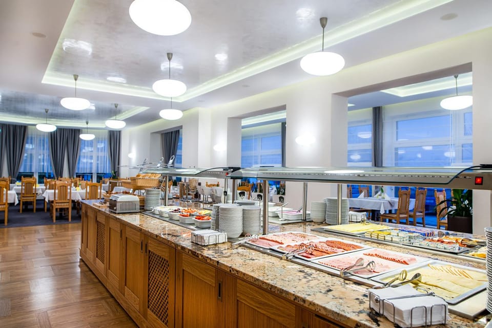 Dining area, Breakfast, Buffet breakfast