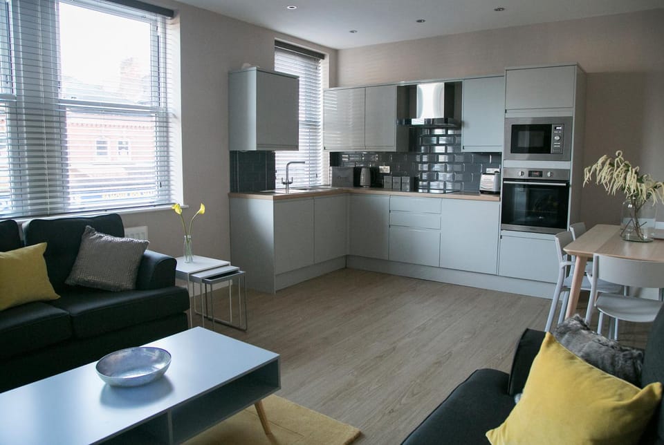 Kitchen or kitchenette, Seating area, Dining area