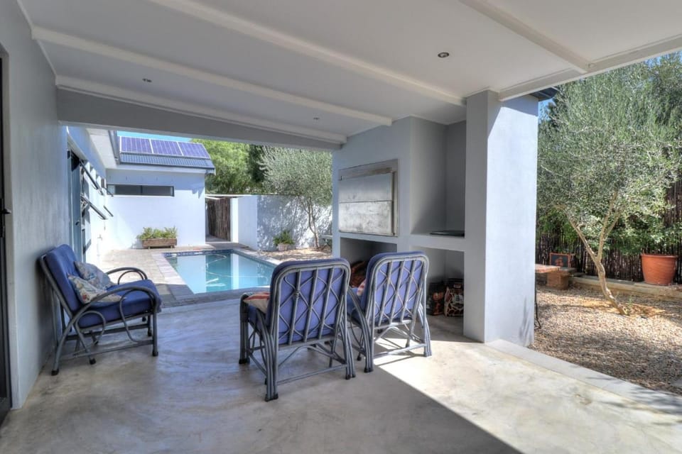 Patio, Pool view, Swimming pool