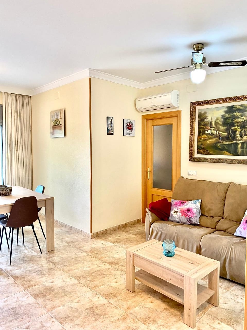 Living room, Dining area