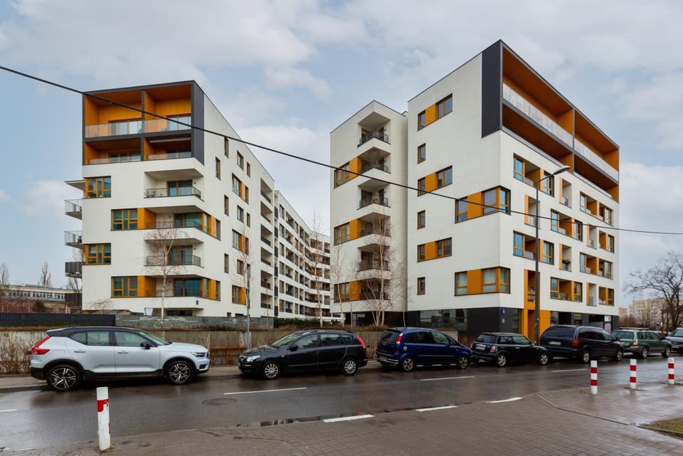 Property building, Neighbourhood